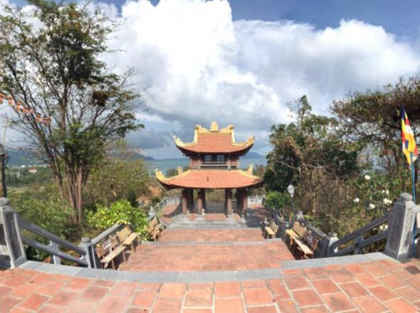 CÔN ĐẢO HUYỀN THOẠI